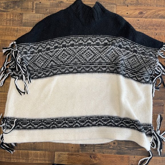 uff Hewn knit cover up shawl style top size s/m. - Picture 5 of 5